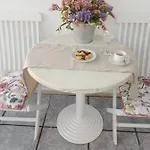 Town Apartman *